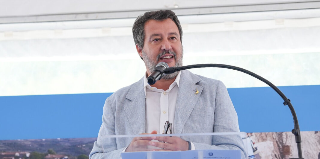 Livorno blindata per Salvini e ministri Lega. Forfait di Tajani al convegno Forza Italia