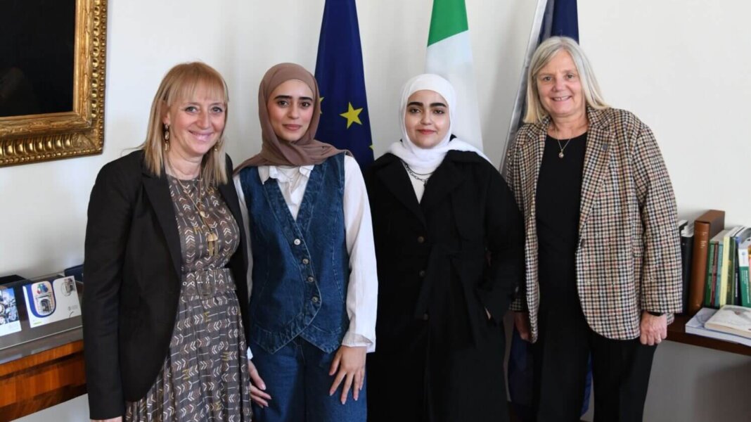 Vincono una borsa di studio: tre studentesse dalla Palestina all'università di Firenze Vincono una borsa di studio: tre studentesse dalla Palestina all'università di Firenze