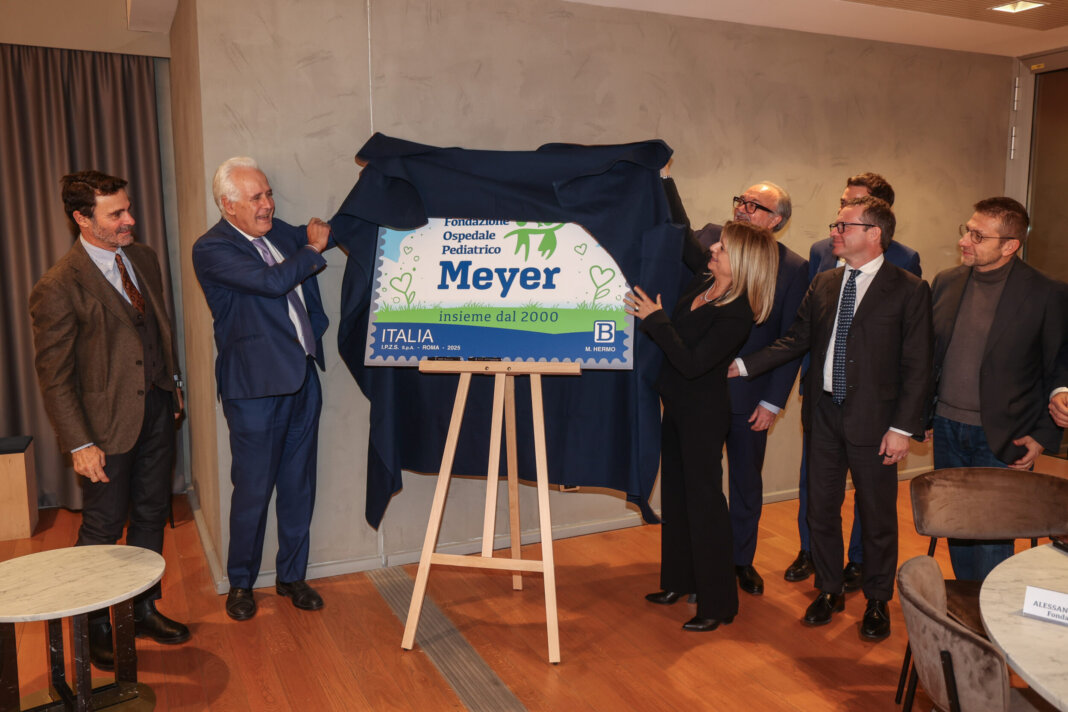 Un francobollo e una cena di gala per in 25 anni della Fondazione Meyer