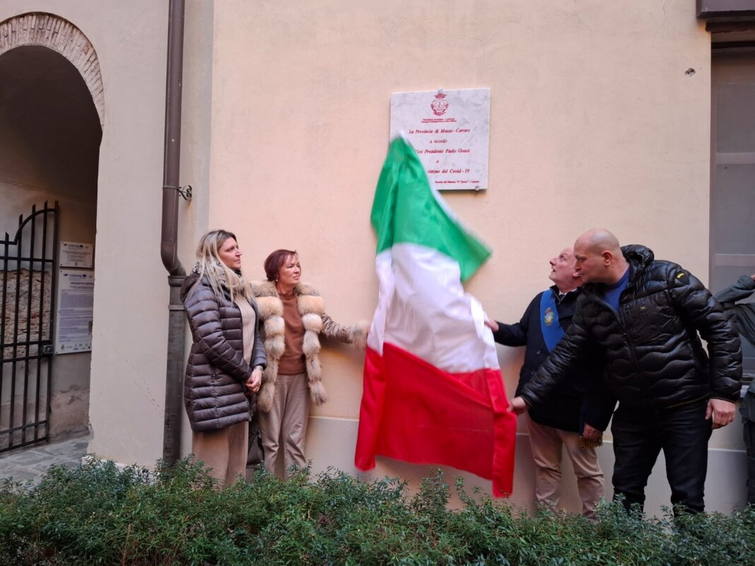 A Palazzo Ducale di Mass una lapide per Paolo Grassi e tutte le vittime del Covid