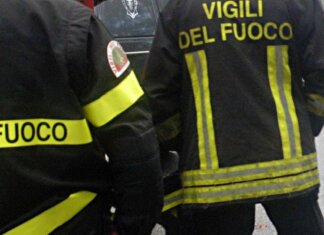 Dramma a Massa: anziano muore nell’incendio dell’abitazione, intossicati la moglie e tre carabinieri