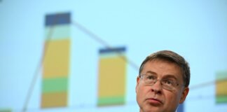 Dombrovskis su economia Ue: “Rischio stagflazione, margini più stretti rispetto al 2022”