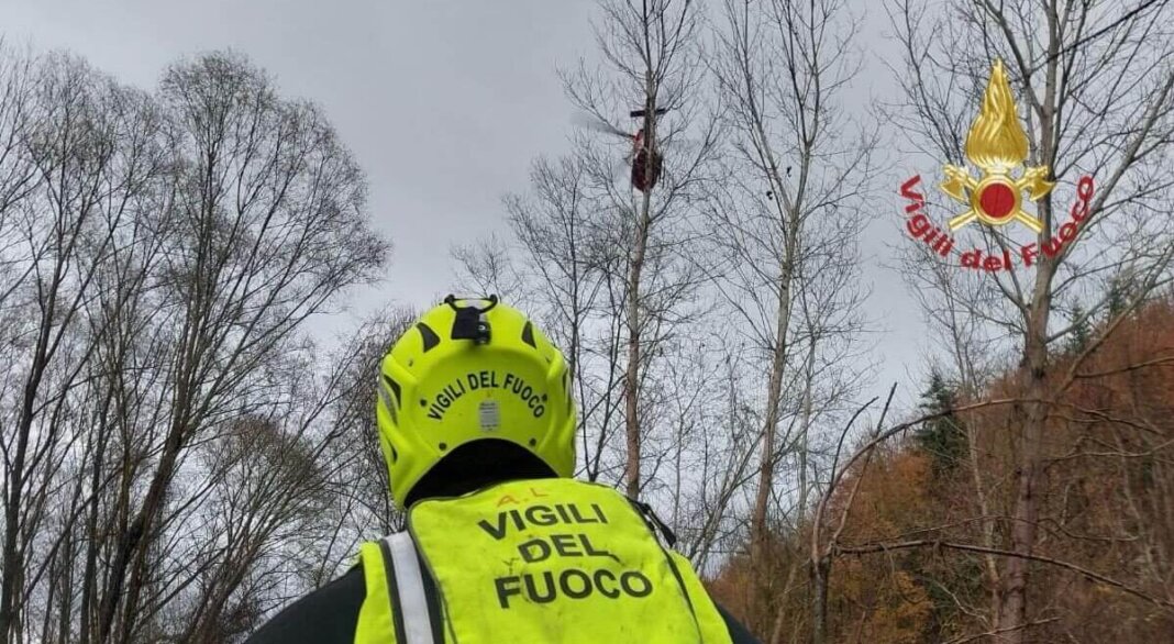 Salvati dai vigili del fuoco due ragazzi sorpresi dalla piena del torrente Singerna