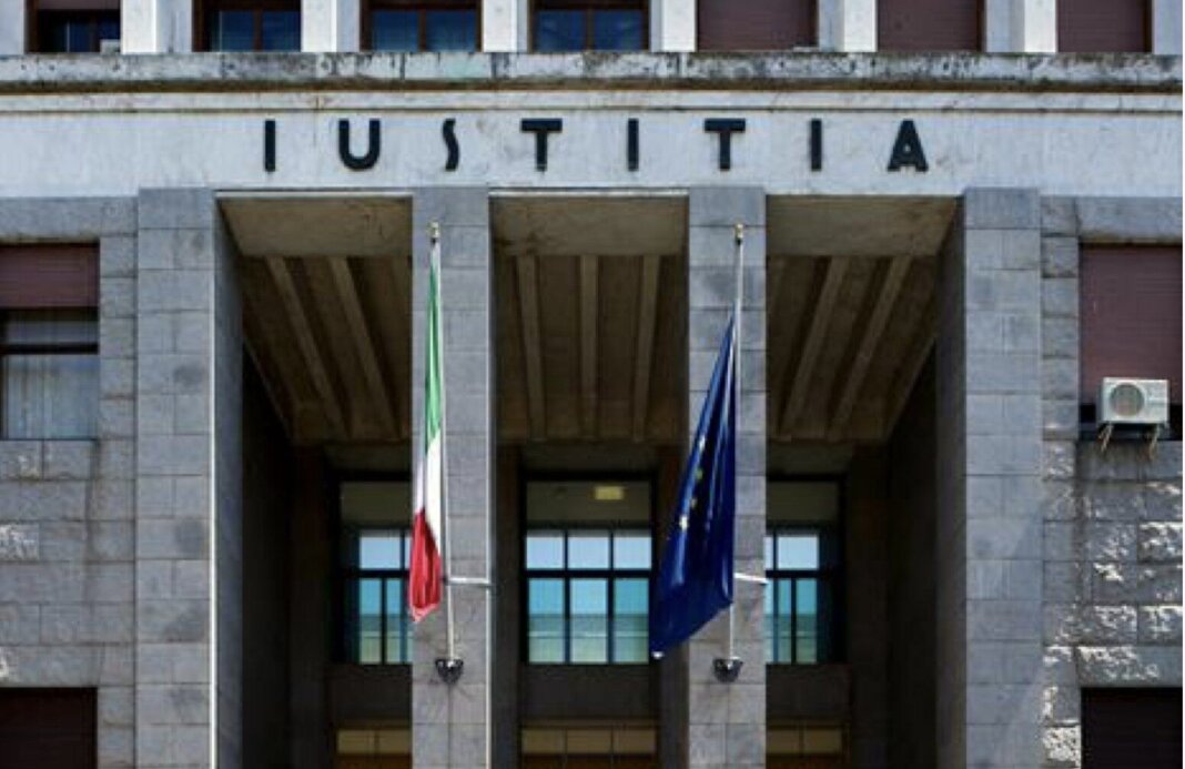 Maltrattamenti al centro riabilitativo per disabili: condannati 10 operatori, assolti i medici