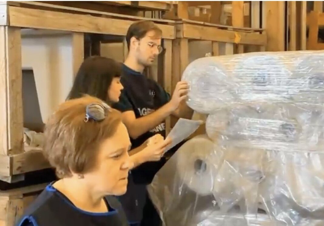 Frode all'erario eludendo le normative doganali con fatture false intracomunitarie: due arresti, sequestri per 19 milioni