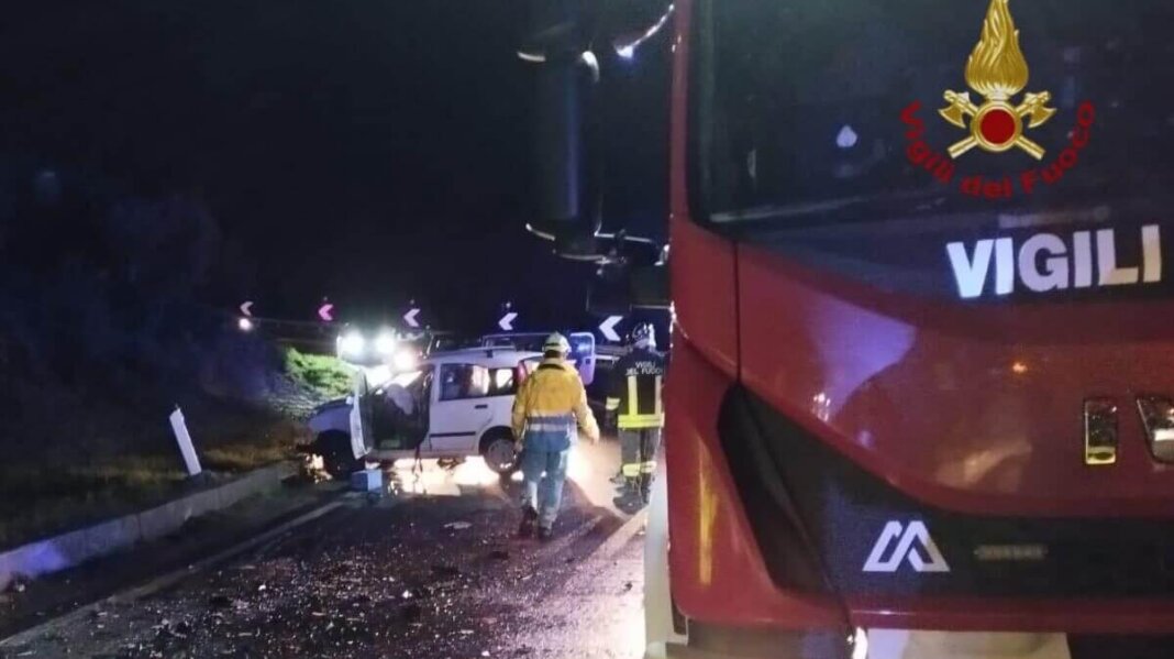 Quattro feriti nella carambola fra auto a Tavarnelle di Cortona