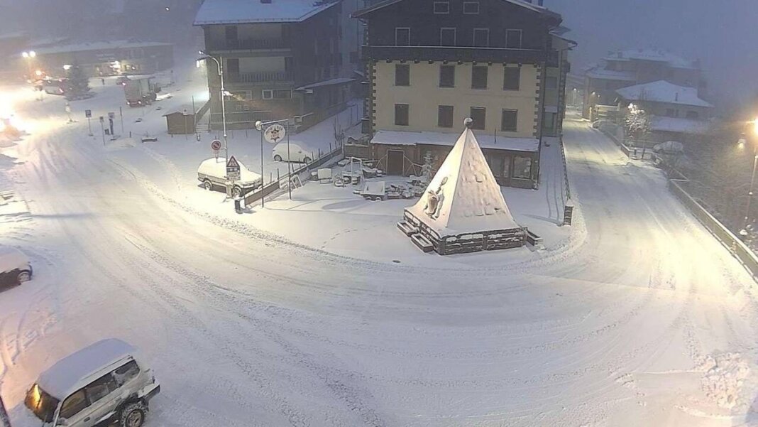 Neve sui rilievi in tutta la Toscana anche a quote collinari