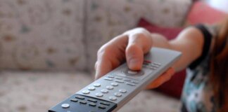 Ascolti tv, la replica di ‘Montalbano’ vince la prima serata con il 15,9%