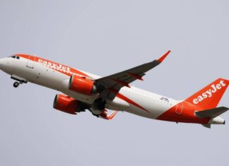 EasyJet, equipaggi in sciopero per 5 giorni: cancellati oltre 440 voli in Portogallo