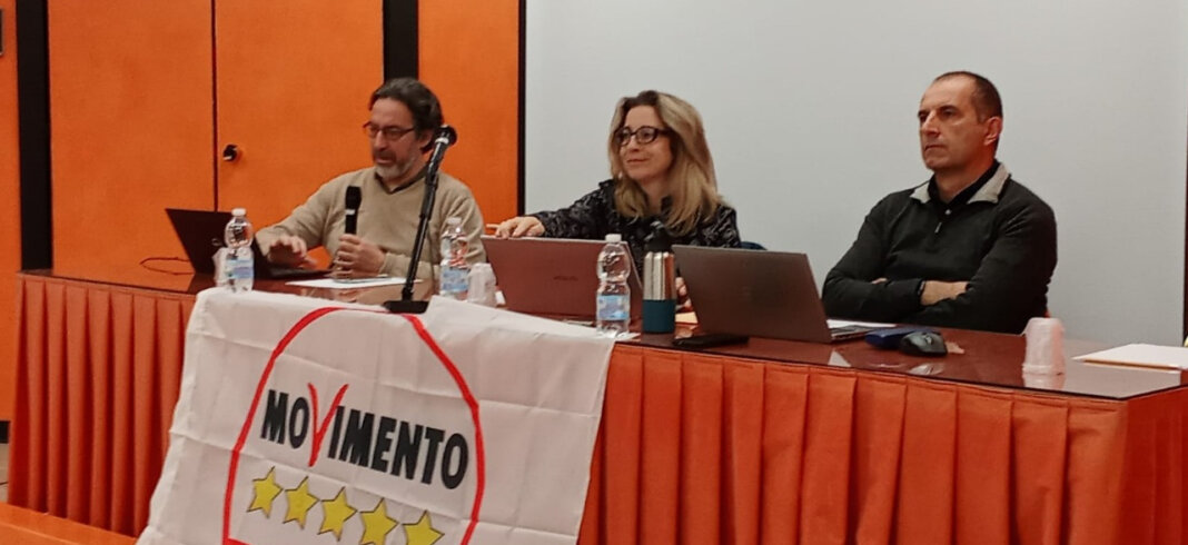Dieci tappe M5S, leader Conte, con consiglieri regionali Irene Galletti, presidente M5S Toscana, e Luca Rossi Romanelli. Con assessore regionale Luca Barontini e deputato Andrea Quartini. Incontri con comitato 'Giusto dire no'. Superate 500mila firme. Tutte le date in Toscana