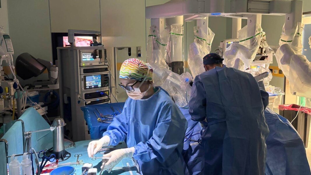 foto intervento con robot