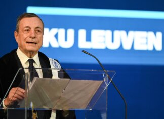 Draghi ‘strappa’ sull’Europa federale: dentro chi ci vuole stare – Ascolta