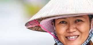 “Importiamo donne da Vietnam e Sri Lanka per fare figli”, funzionario espulso dal partito