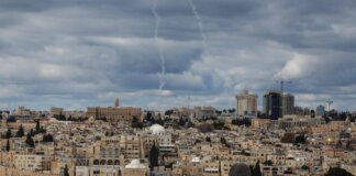 Israele, piovono missili: dichiarato stato d’emergenza. Netanyahu: “Minaccia esistenziale”