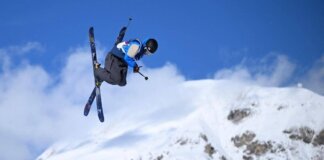 Milano Cortina, caduta spaventosa per Lajunen nel big air. Come sta l’atleta finlandese -Video