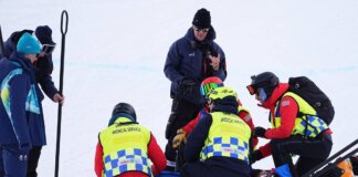 Milano Cortina, paura per Liu Jiayu: la snowboarder cade male e viene portata via in barella