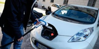 Mobilità, indagine: un italiano su due valuta l’acquisto di un’auto green