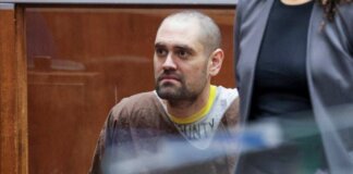 Omicidio di Rob Reiner e della moglie, il figlio Nick: “Non li ho uccisi io”