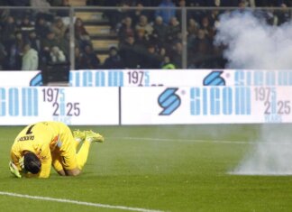 Petardo contro Audero, arrestato 19enne: è un ultras dell’Inter