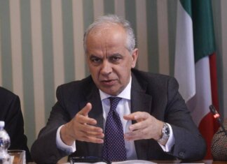 Piantedosi al lavoro, no comment e agenda immutata