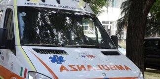Muore per un boccone rimasto di traverso mentre è al ristorante