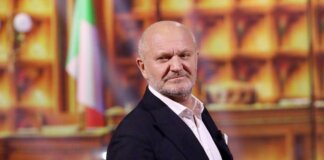 Sanremo 2026, Andrea Pucci in ‘nude look’ sui social: “Sto arrivando”