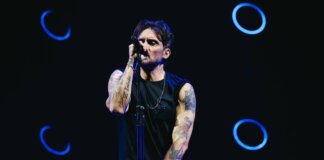 Sanremo 2026, Fabrizio Moro chi è: la cover con Eddie Brock