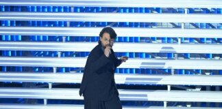 Sanremo, Lillo show all’Ariston: “un vero performer” tra i cliché tv
