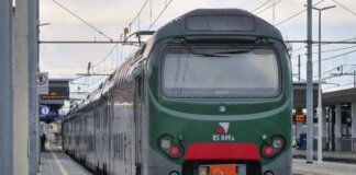 A ottobre abbonamenti ai treni dimezzati grazie ai soldi delle penali applicate a Trenitalia