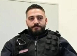 Scontri a Torino, parla l’agente aggredito: “Mi hanno spinto giù, ho avuto paura”