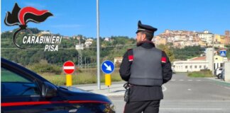 Rapinò un’auto con la minaccia di un collo di bottiglia rotto: trovato e arrestato