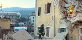 Verona, esplode bombola di gas e crolla palazzina di tre piani: un morto e 3 feriti