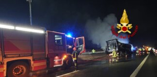 Incendio di un mezzo pesante blocca l’A1 in direzione nord