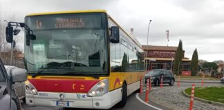 Auto in divieto di sosta fa saltare due corse del trasporto pubblico locale a Pisa