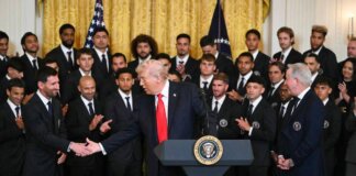 Iran, Trump avanti tutta: “Teheran vuole accordo ma è troppo tardi”