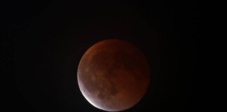 Luna di sangue, oggi l’eclissi totale: cos’è e quando vederla
