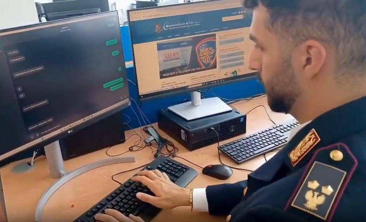 pedopornografia on line tre arresti e sei denunce fra i file anche video di abusi a minori