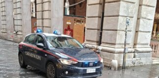 Stalking e lesioni aggravate: arrestato dopo aver speronato e picchiato l’ex convivente