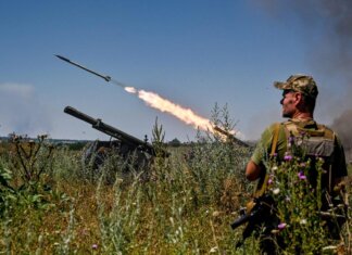 Ucraina colpisce impianti energia in Russia, Zelensky lancia nuovo monito su Minsk