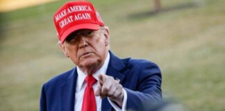 Usa, l’allarme degli ex 007: “Trump sta concentrando potere e indebolendo le istituzioni”