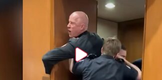 Veterano marine contro la guerra in Iran: Brian McGinnis portato via dal Senato Usa (Video)