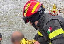 Salvato dai vigili del fuoco nello scolmatore dell’Arno a Pontedera