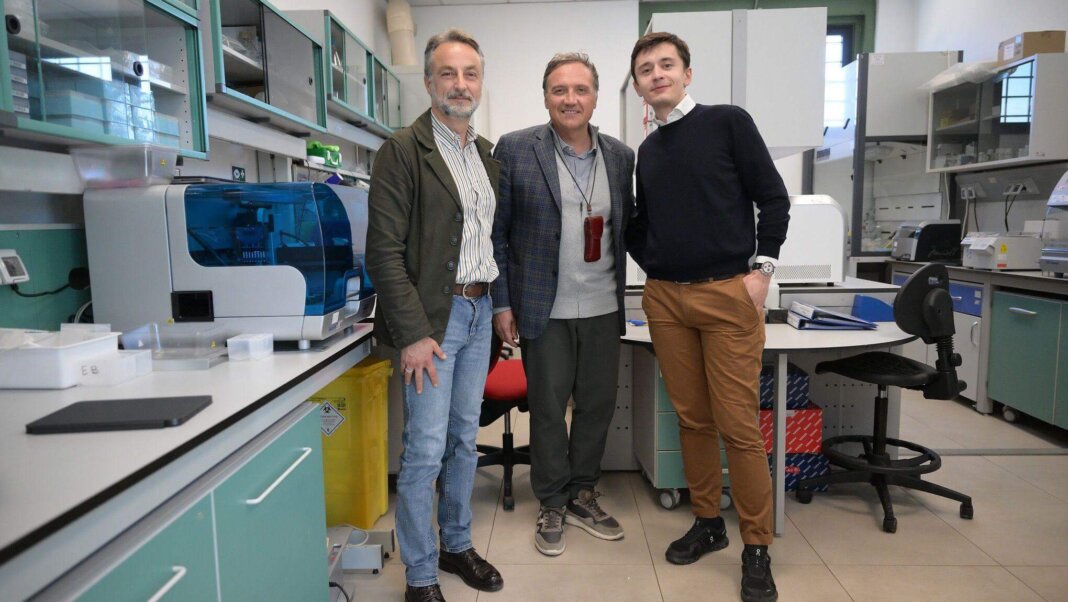 Andrea Lenuzza con l'assessore Marras e il sottosegretario Dika