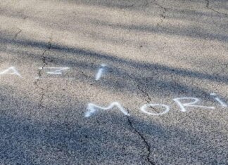 Minacce di morte sull’asfalto al sindaco di Torrita di Siena