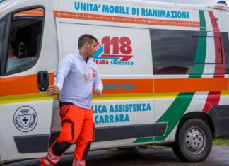 Ottantenne trovato morto su una scogliera a Marina di Massa