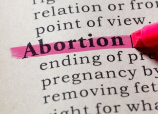 Aborto in Costituzione: l’ok del Lussemburgo, il via in Spagna. Cosa sta cambiando?