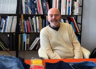 Addio ad Adriano Goldschmied, il ‘padrino del denim’ che rivoluzionò i jeans aveva 82 anni