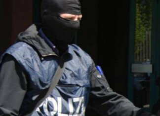 Arezzo, 15enne indagato per propaganda d’odio e istigazione a delinquere