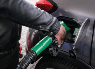 Benzina e diesel, continua calo prezzi carburanti