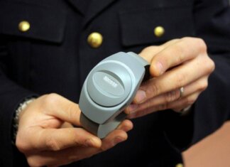 Braccialetti elettronici, linee guida: Commissione du femminicidio approva relaizone